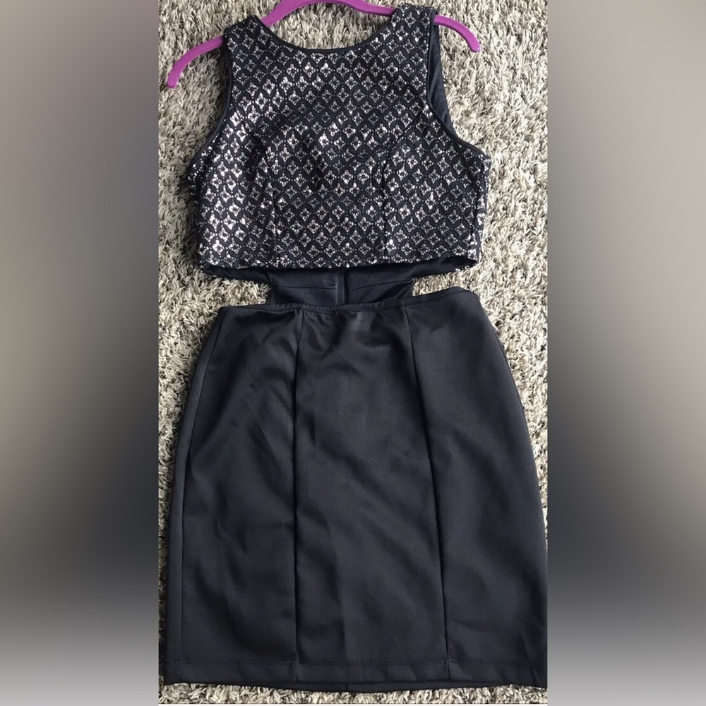 Beyond Gorgeous  Dress Emerald Sundae     Sz .9 ( Black And Sparkly Gold)